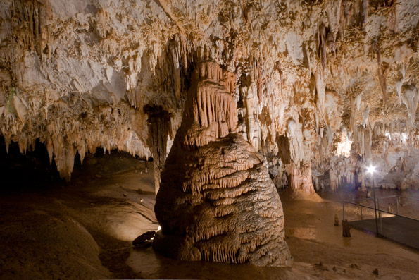 Cueva de Pozalagua, interior